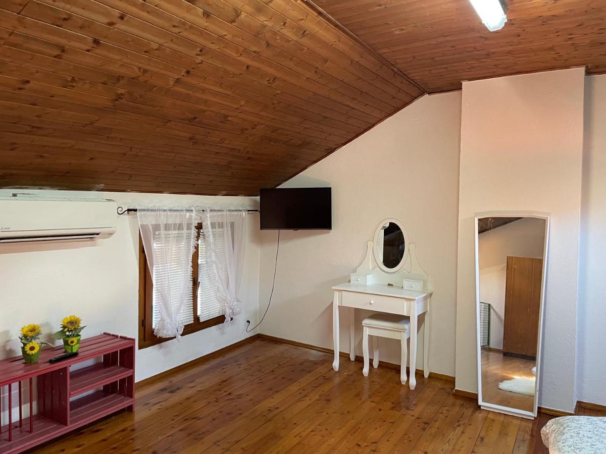Casa Madonnina Villa Losone ภายนอก รูปภาพ